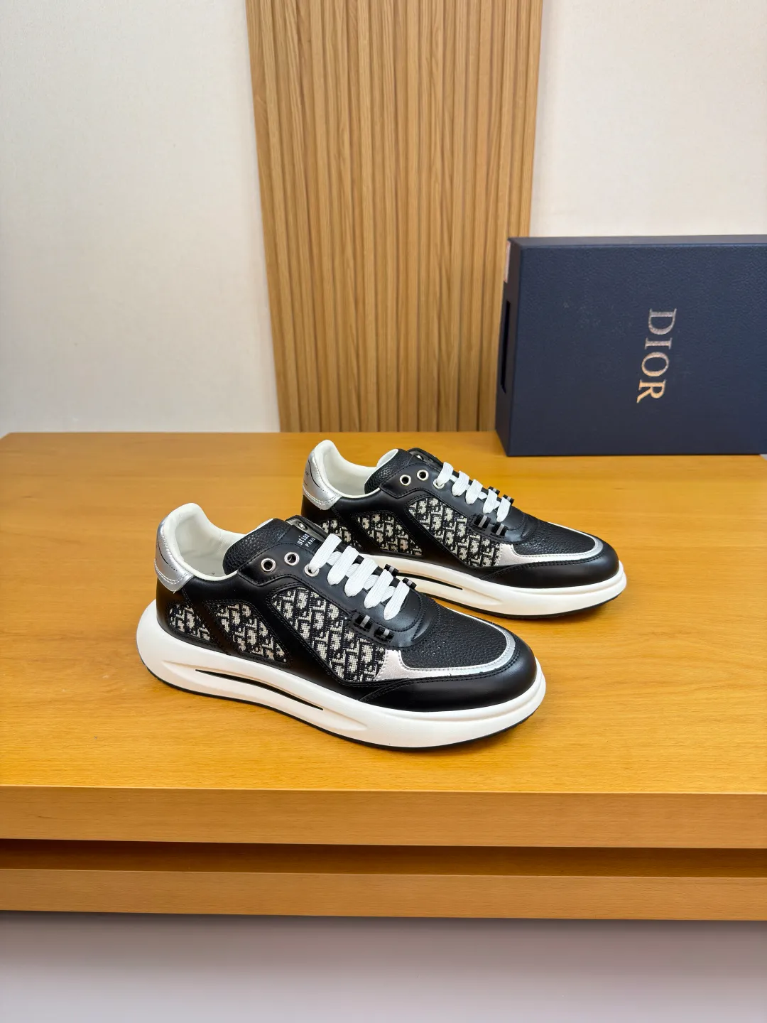 [Dior] Dior P780 men's shoes💰 - High-end quality original order·Casual sports shoes - Upper: 🔝Nappa calfskin, perforated calfskin, brand totem canvas cloth, tongue. Heel. Silk-printed high-frequency brand logo - Inner: water-dyed cowhide, foot pad; brand canvas - Outsole: ultra-light TPU. Rubber foam; two-color molded outsole -Ultra-high quality control·Fine workmanship: outstanding (high-end·nobility·grade) -Size: 39-44 (38, 45, can be customized)·DR0181